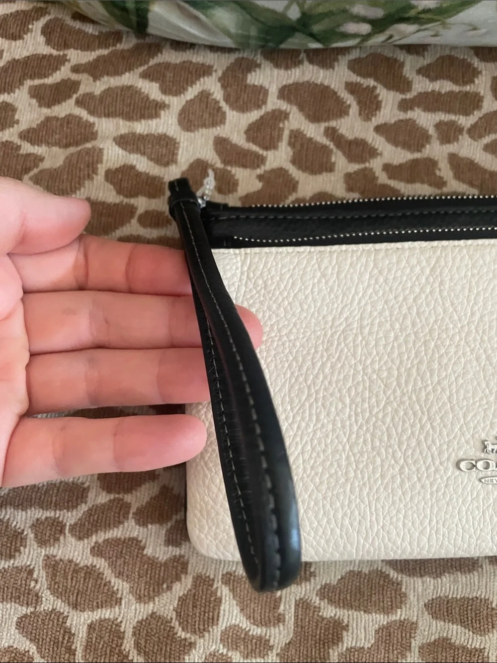Coach Two-Tone Pebbled Leather Wristlet in Cream and Black NEW Double Zipper